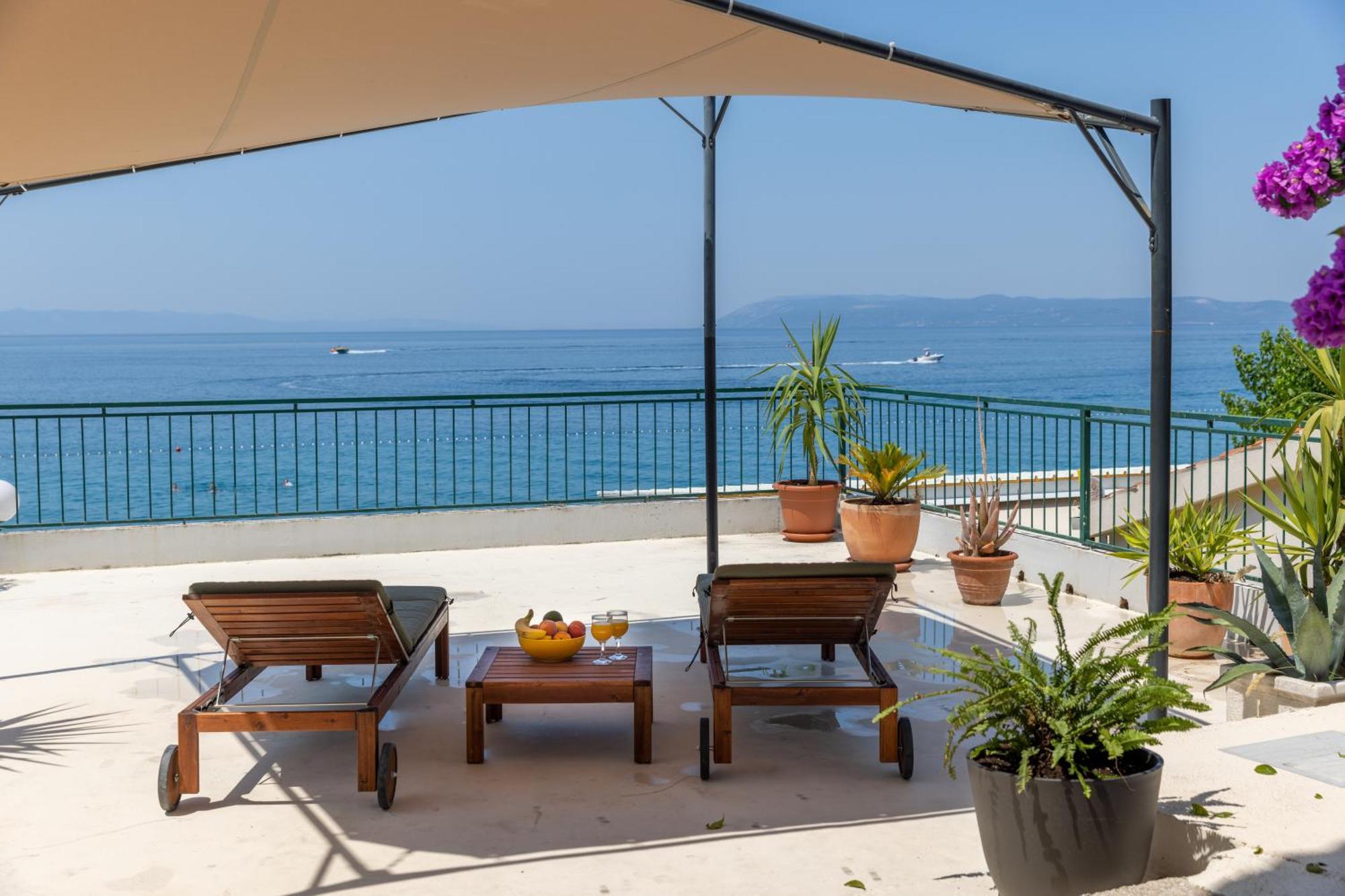 Beachfront Comfort Apartment Nives Tučepi Exterior foto